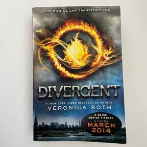 Divergent Book 1 by Veronica Roth Paperback Book